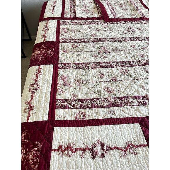 Vintage ARMOIRE KING HANDCRAFTED QUILT SOLID CREAM ST. REMY RIBBONS - Picture 3 of 14